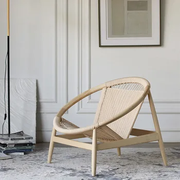 Dizaineris Šiaurietiška sofa kėdė austa laisvalaikio sofos kėdė pelenų tinklas raudonas rotango medžio atlošo kėdė