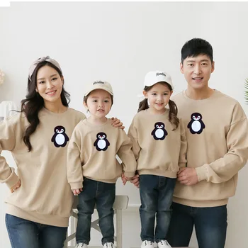 Mother Kids Bear Siuvinėjimo megztiniai Stori Unisex Solid Tops Family Matching Apranga Mamytės ir dukros derantys drabužiai