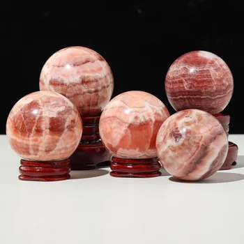 Natūralaus krištolo raudonumo mėsos akmens sfera Rutulys žaisti žalio raudono grūdo akmens kiaulienos rutulys namų biuras feng shui rutulio papuošalai gijimas