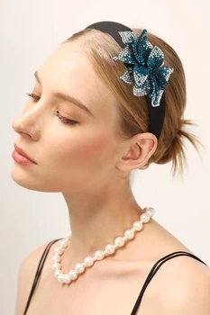 New Rhinestone Flower Gold Halo Headband Fashion Hair Hoop Moteriški plaukų aksesuarai Rhinestone Scrunchies Retro Head Wrap