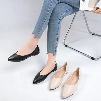 Sekli burna Moteriškų batų pompa 2023 Nauji solidūs grupiniai laisvalaikio batai Moteriški žemakulniai Smailių kojų biuro moteriški batai 2023