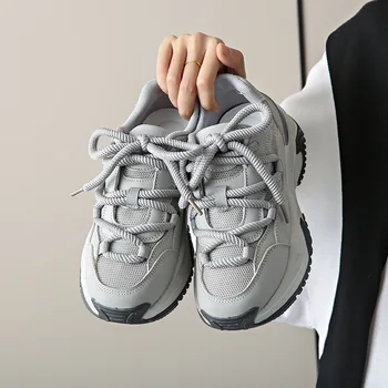 Tėčio batai Moteris 2023 Ruduo Naujas kvėpuojantis tinklelis Universalus padidinimas Lengvas Slydimas Minkštas padas Laisvalaikio sportiniai bateliai Moteris